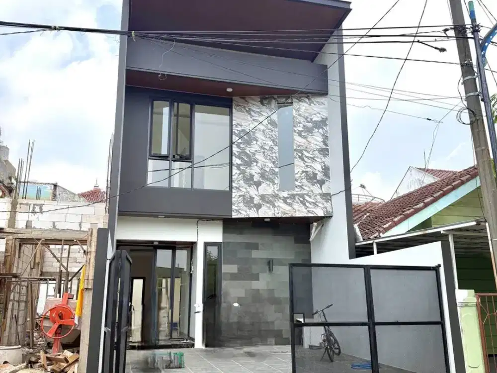 Rumah baru 2 lantai di Rungkut Mapan banyak bonus