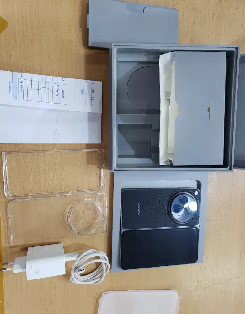 Oppo Find N3 RAM 16/512GB Dual Sim 5G Resmi Indo Snapdragon 8 Gen 2
