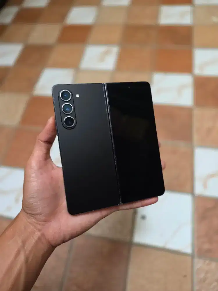 Samsung Z Fold 5 12/512GB Resmi Sein Black Lengkap