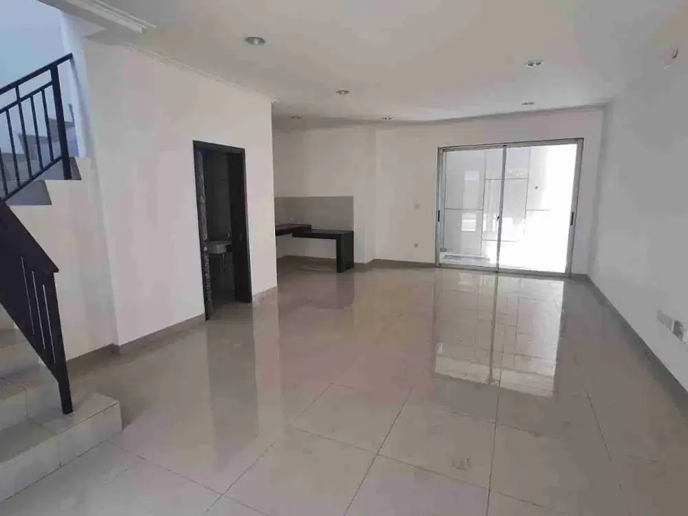 DISEWAKAN RUMAH MAGENTA 6X15 PIK2