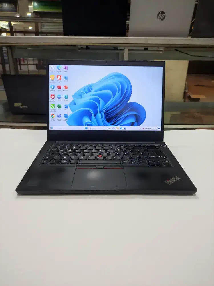 Lenovo thinkpad E14 i3 10110U 8gb 256gb 14 fhd fp reader backlight
