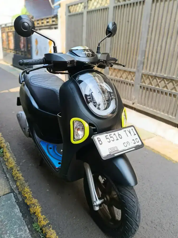 scoopy new 2025 gress like new