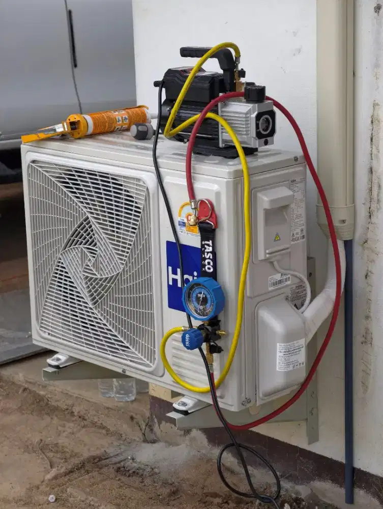 Service AC cuci AC bongkar pasang AC service kulkas DLL JABODETABEK