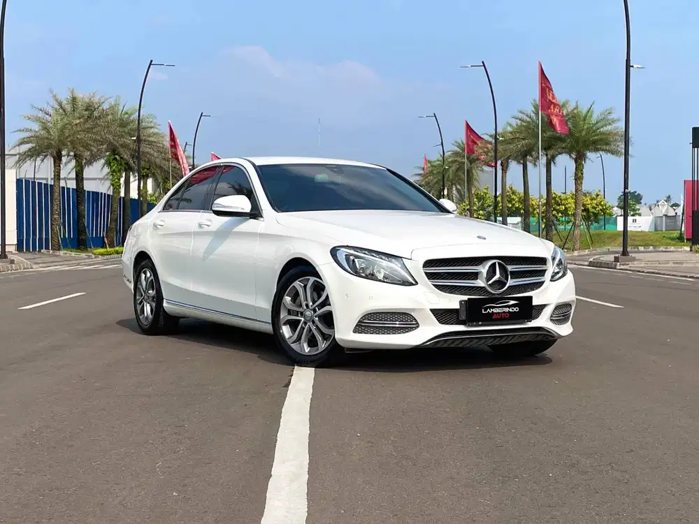 MERCEDES BENZ C200 AVG 2015 W205 PUTIH