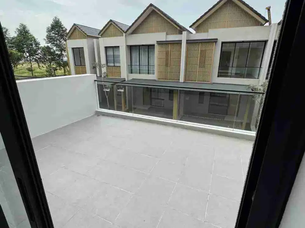 DISEWAKAN RUMAH OSAKA RESIDENCE 3 LANTAI PIK 2