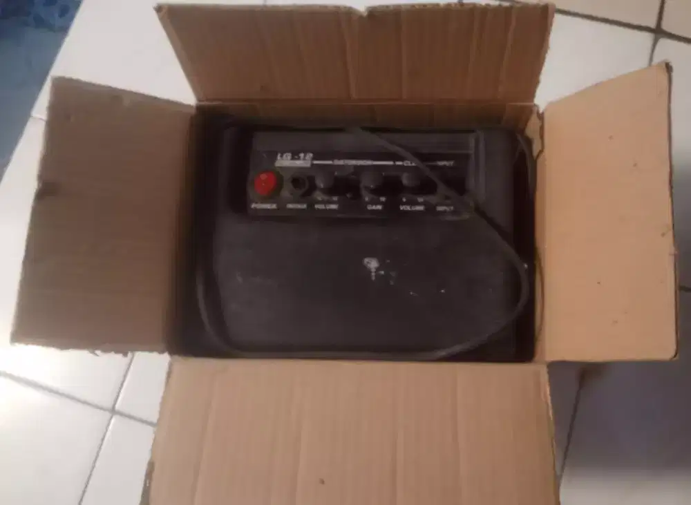 Ampli gitar Praktis Minimalis (Leney)