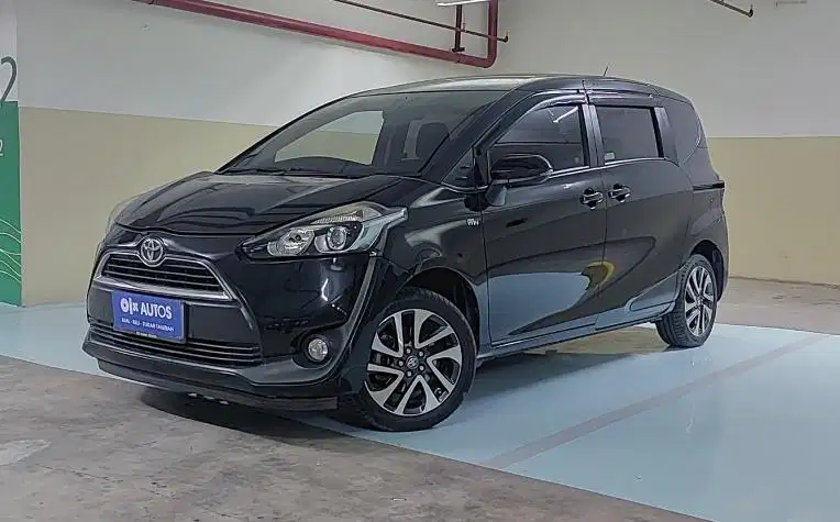 DP MURAH Toyota Sienta 1.5 V Bensin-AT 2017 Hitam CSOXB