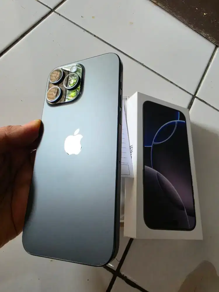 Iphone 16 pro max 512 gb warna black titanium