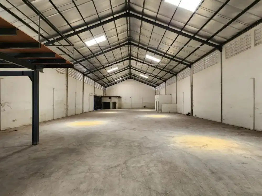 Disewakan  Gudang Siap Pakai Dekat Suramadu