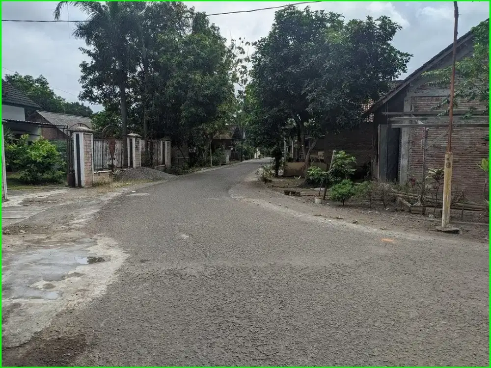 Dekat Stadion Sultan Agung Tanah Yogyakarta di Pleret