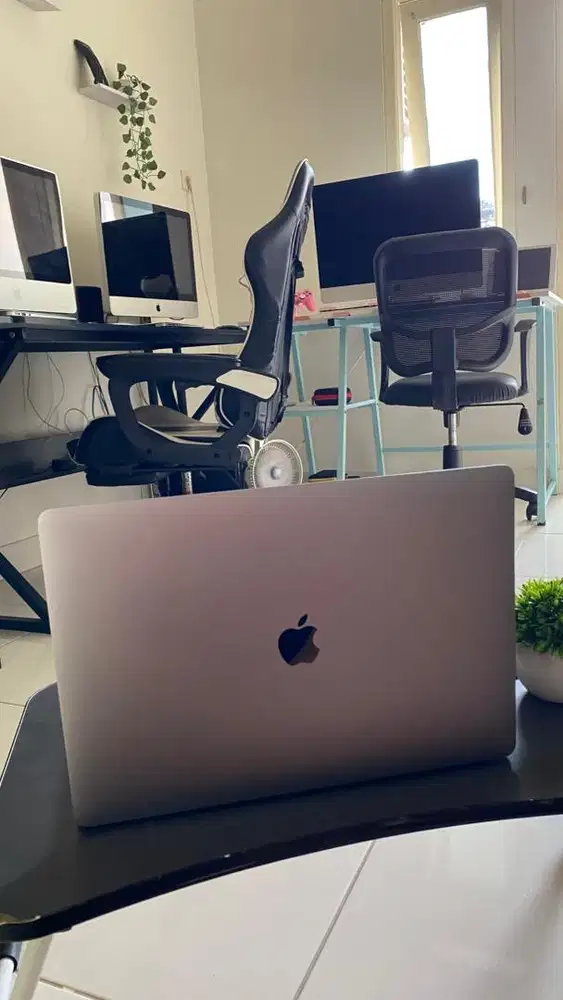 MACBOOK PRO 15 INCH 2017 ISTIMEWA