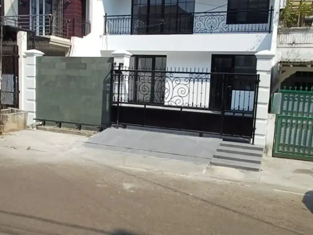 DIJUAL CEPAT RUMAH SIAP HUNI BARU PULOMAS JAKARTA TIMUR - LINDA