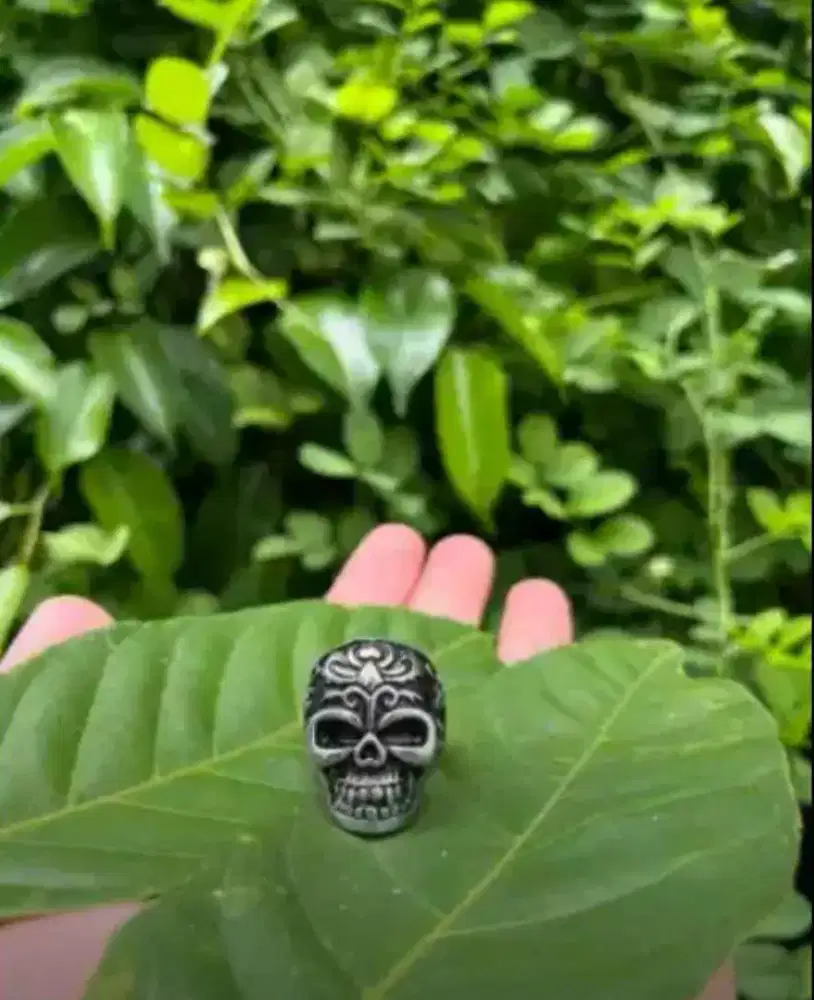 Cincin tengkorak size 8