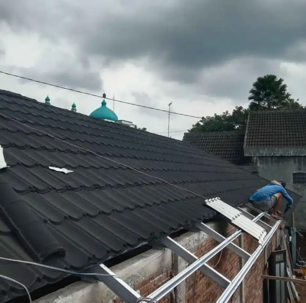 Atap baja ringan terpasang