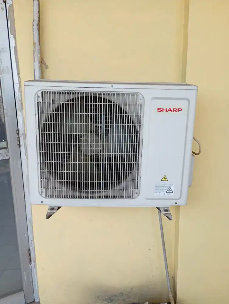 AC shapp 1 pk r32 kondisi bagus