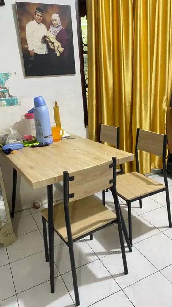 meja makan Informa lexon 4 kursi 1600 jt bisa nego