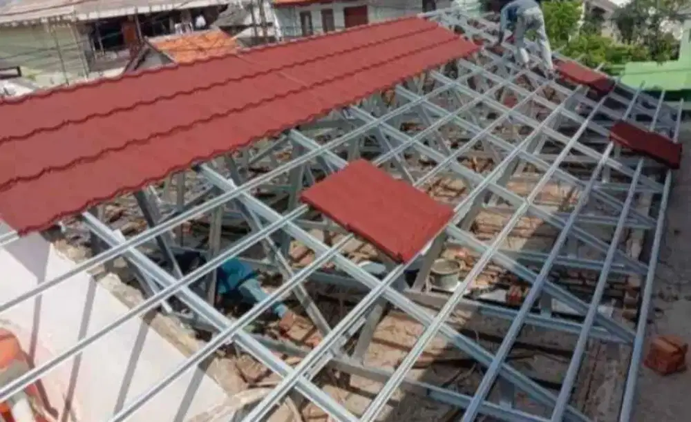 Atap baja ringan terpasang