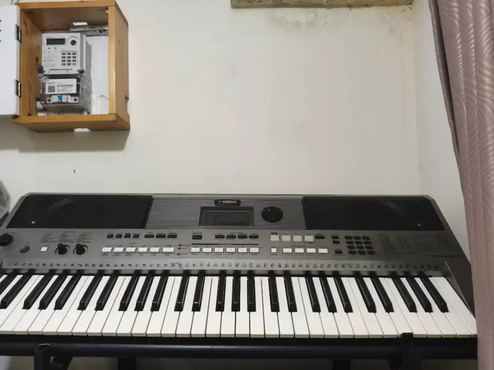 Keyboard Yamaha PSR E443 Second Mulus Like New - No Minus!