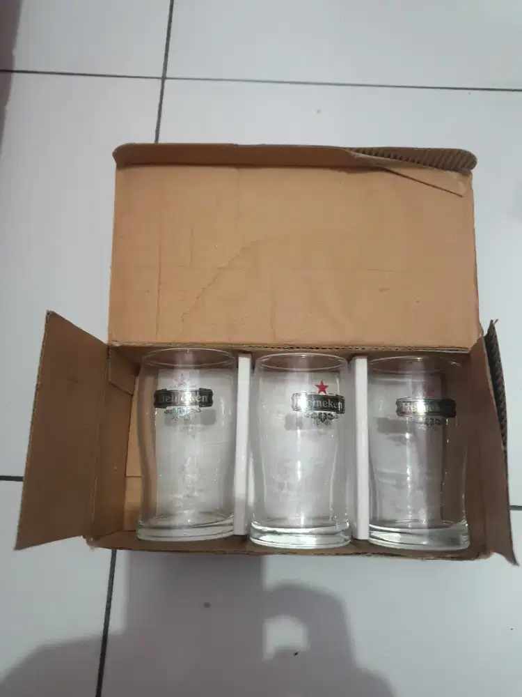 Gelas kecil isi 3 edisi UCL
