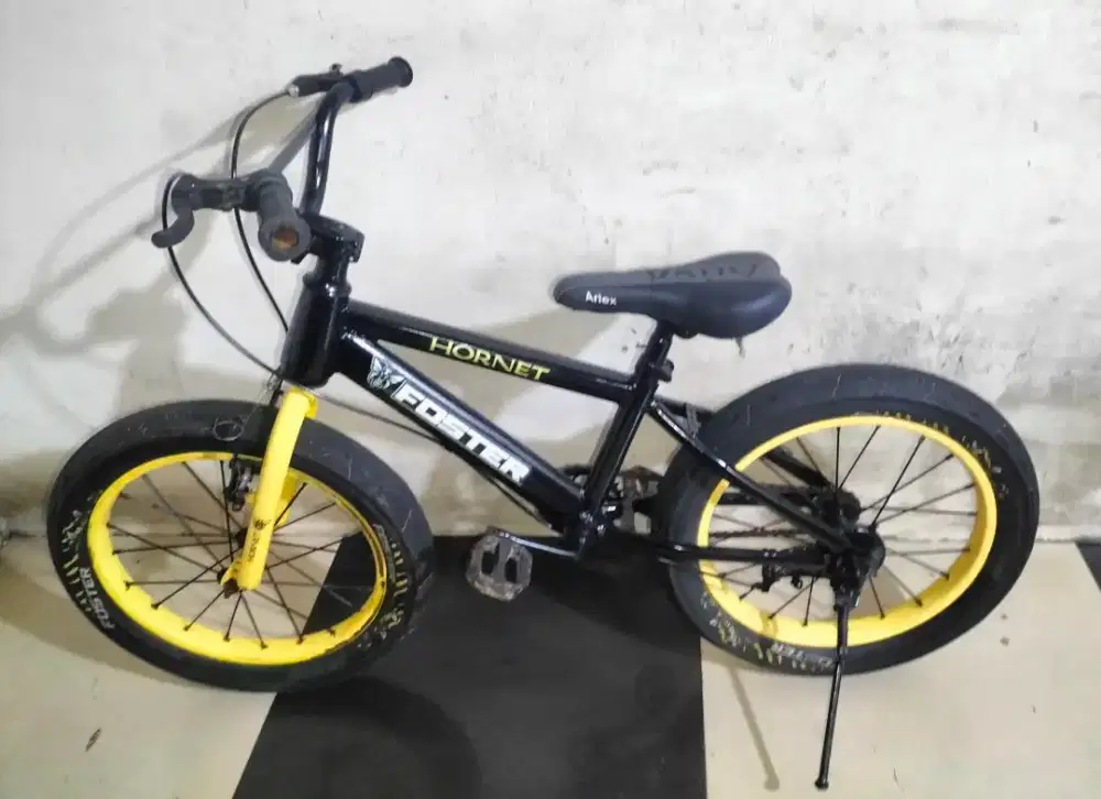 Sepeda BMK ukuran 18 untuk usia 6 7 8 tahun