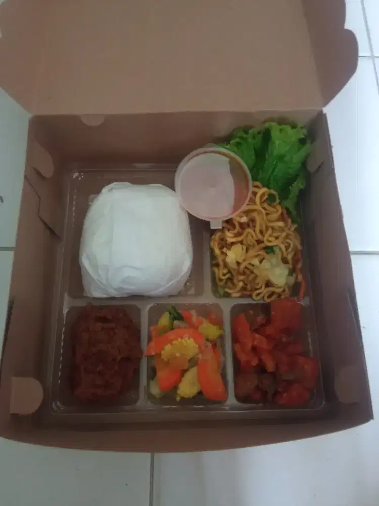 Terima pesanan nasi box