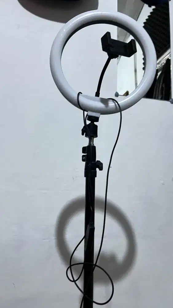 Tripod + Ring Light (lampu)