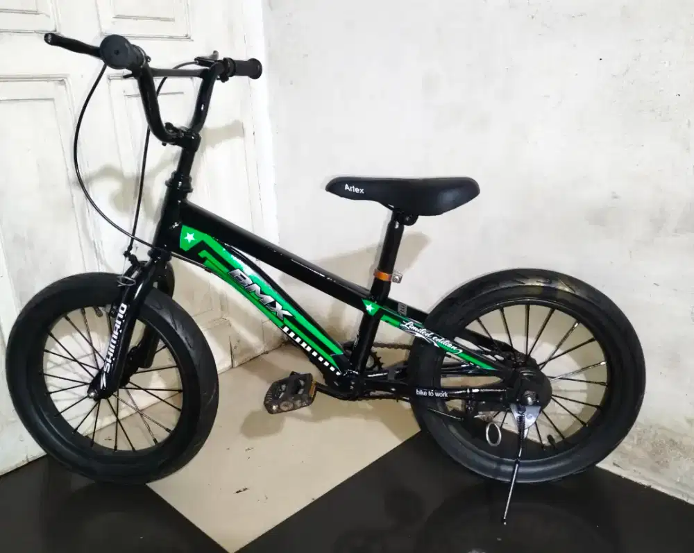 Sepeda anak ukuran 16 kondisi normal