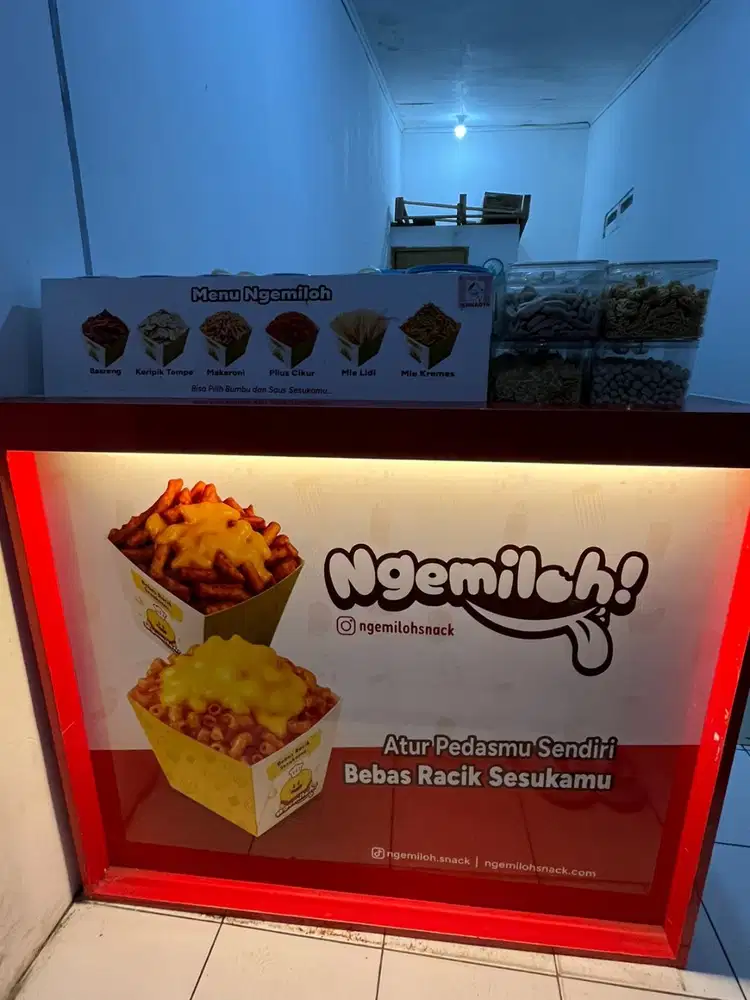 Booth Bekas Free Payung Baru