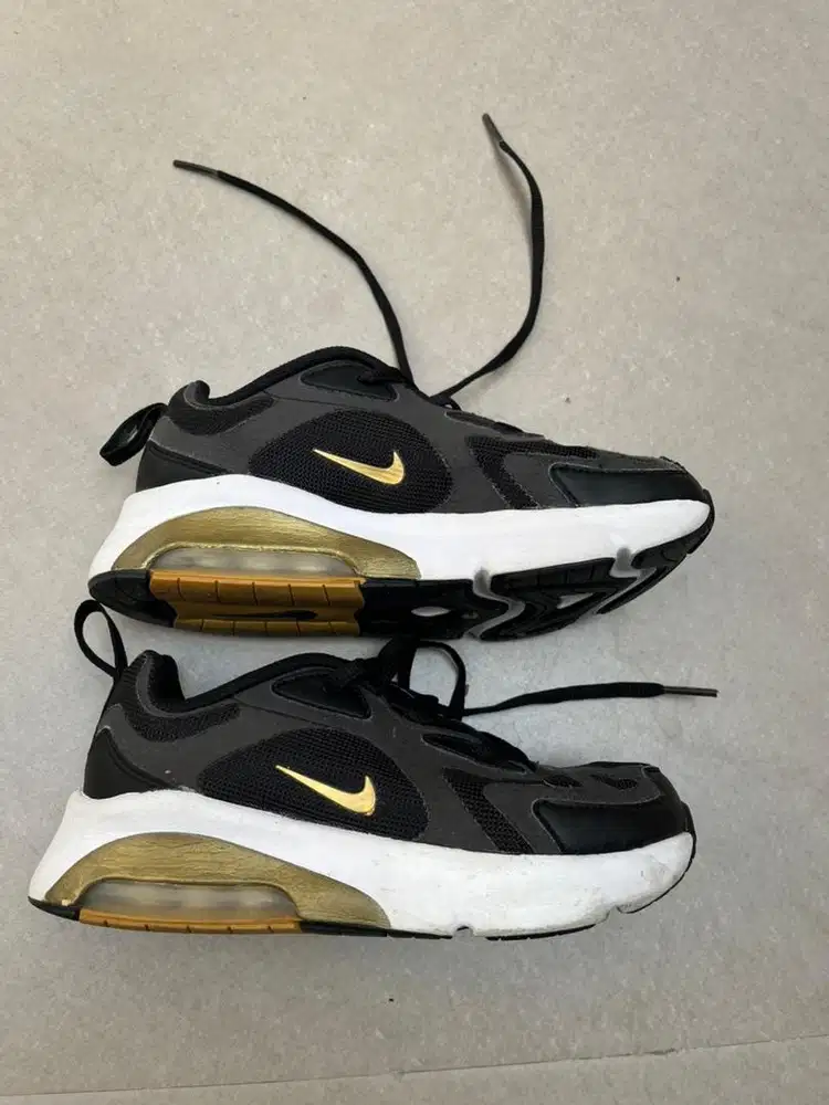 Sepatu Nike original hitam masih bagus banget size 20cm