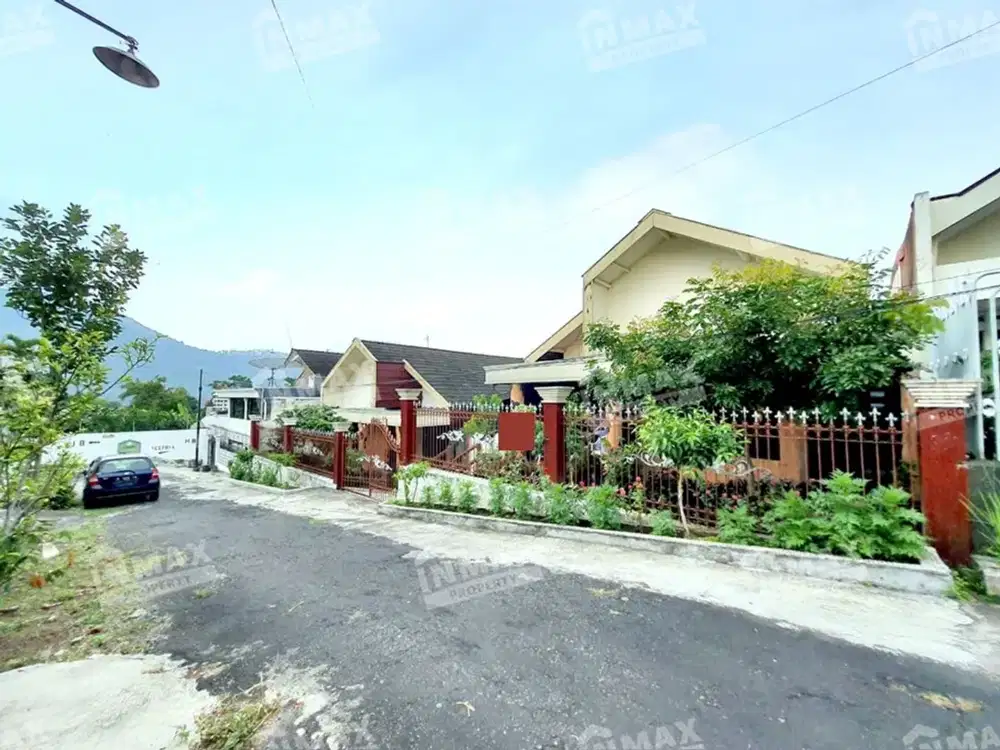 Rumah Cocok Utk Guest House/Villa Area Pusat Kota Batu View Gunung