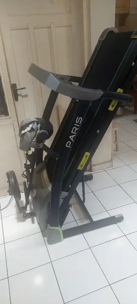 Treadmill elektrik iReborn Paris, pemakaian pribadi bukan ex gym