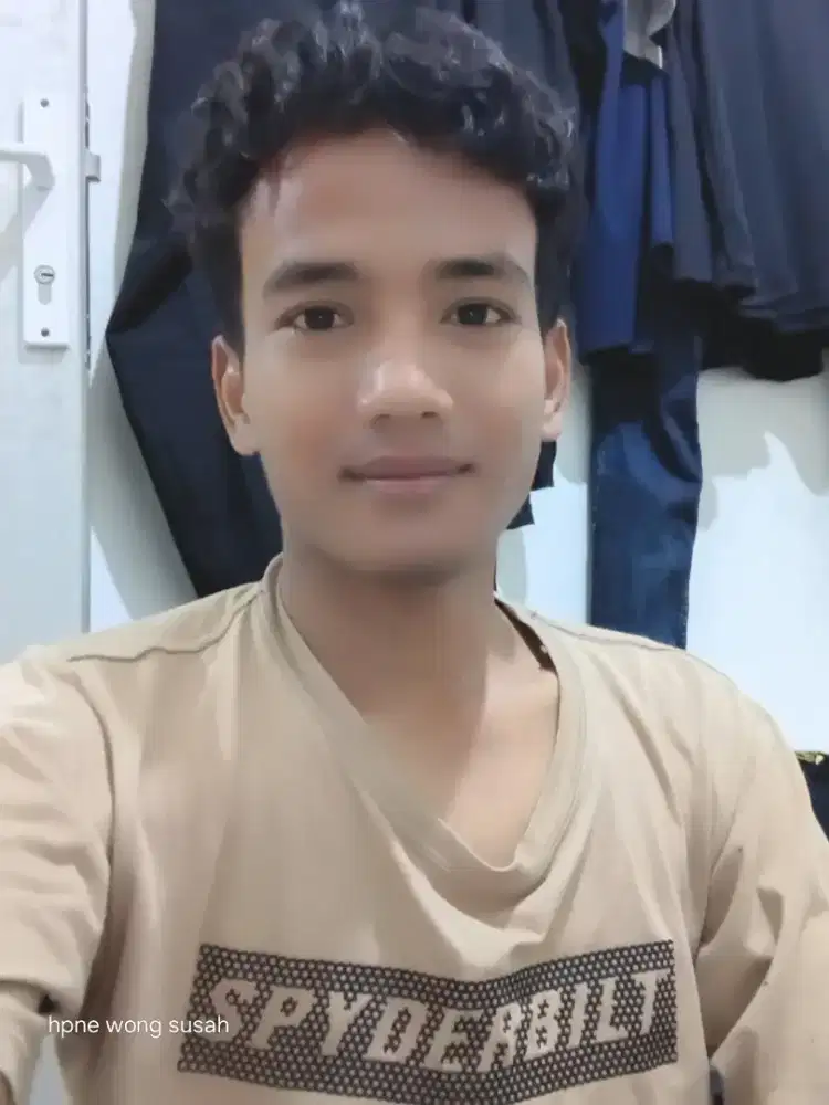 Cari kerjaan apa ajah