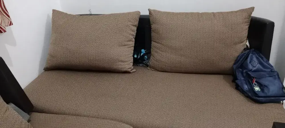 Sofa lebar warna coklat