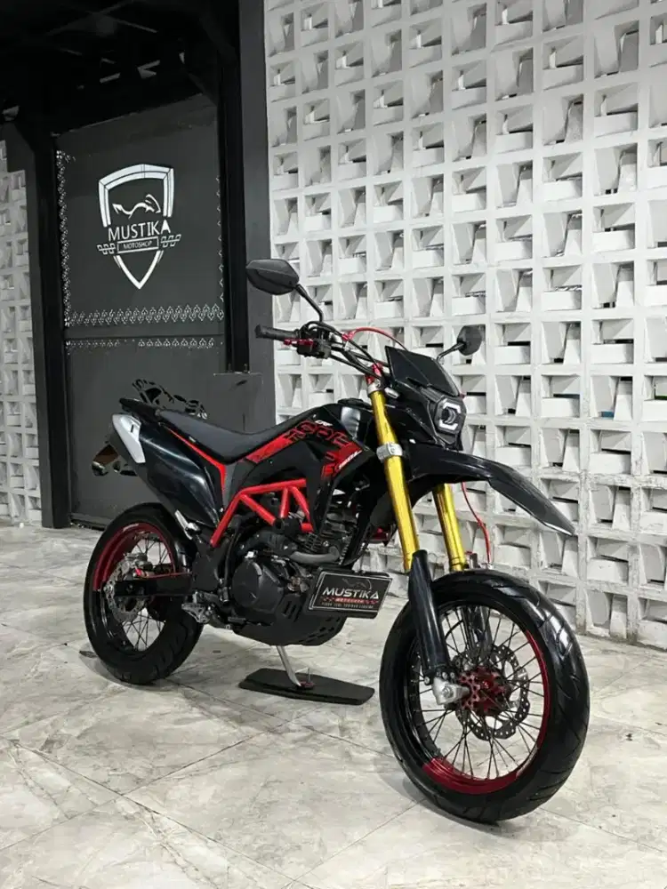 HONDA CRF 150L SUPERMOTO 2025-Chintia Mustika