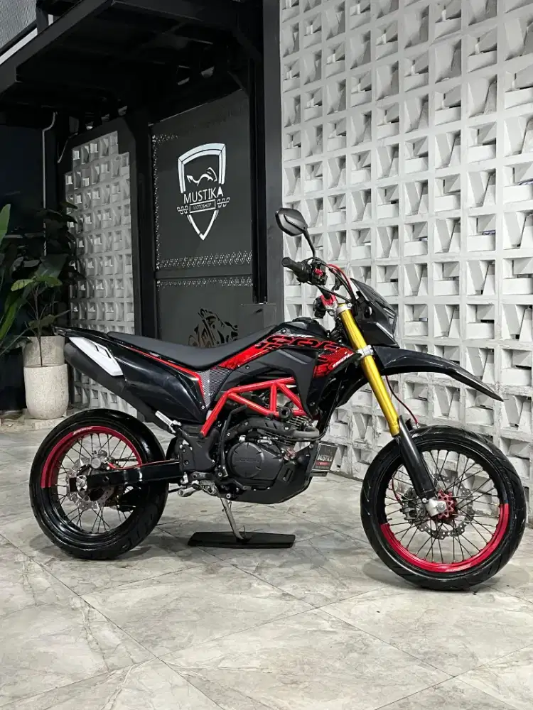 HONDA CRF 150L SUPERMOTO 2025 - Chintia Mustika