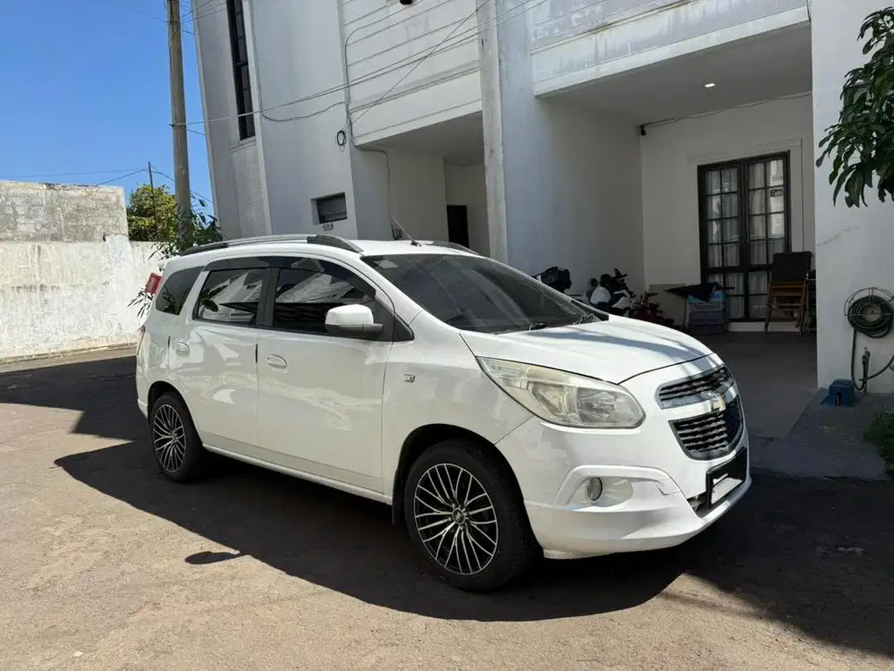 Chevrolet Spin 2013 Bensin