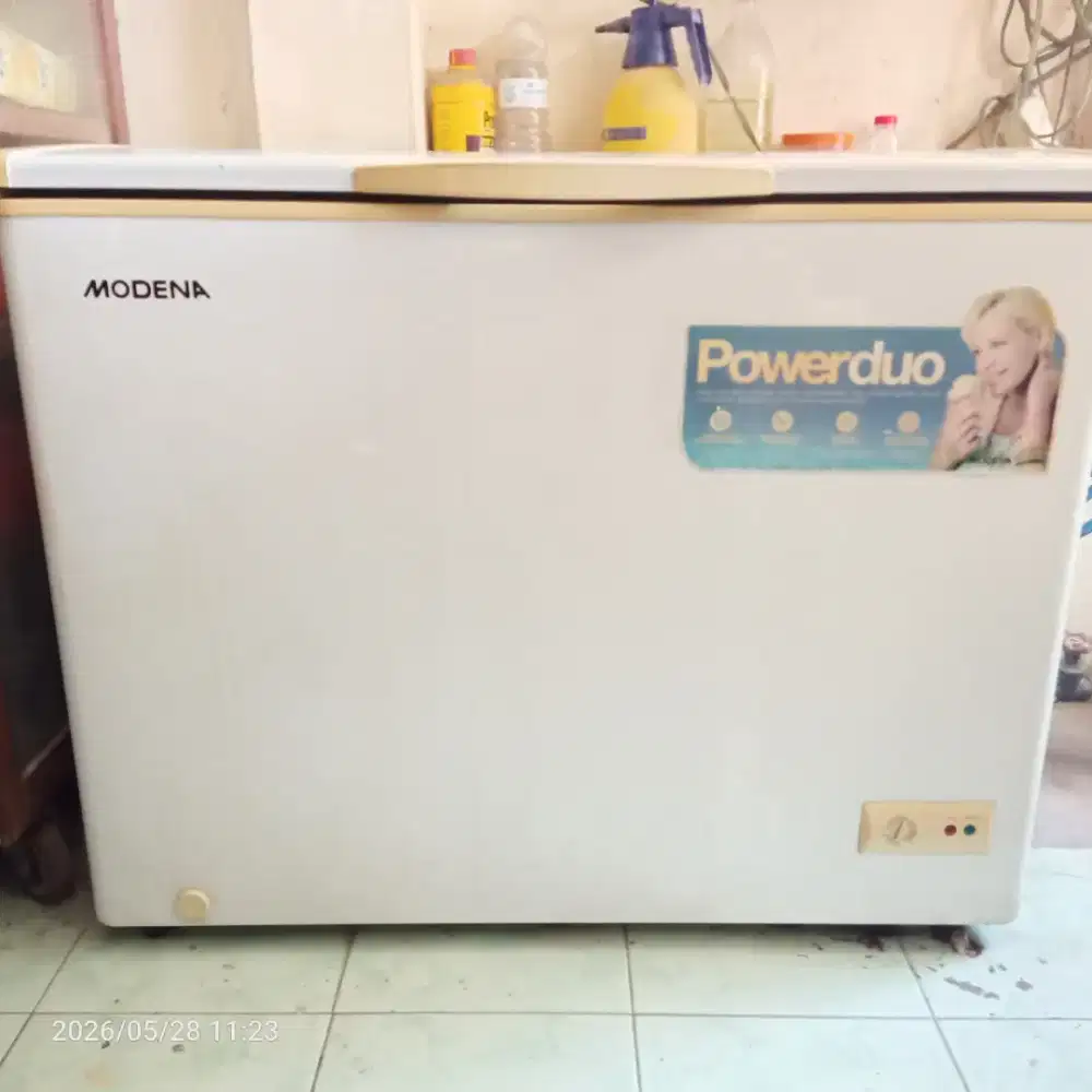 Jual frezer merk modena