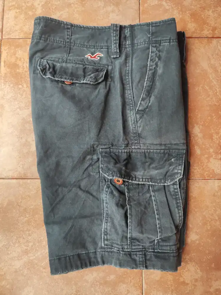 cargo pendek holister