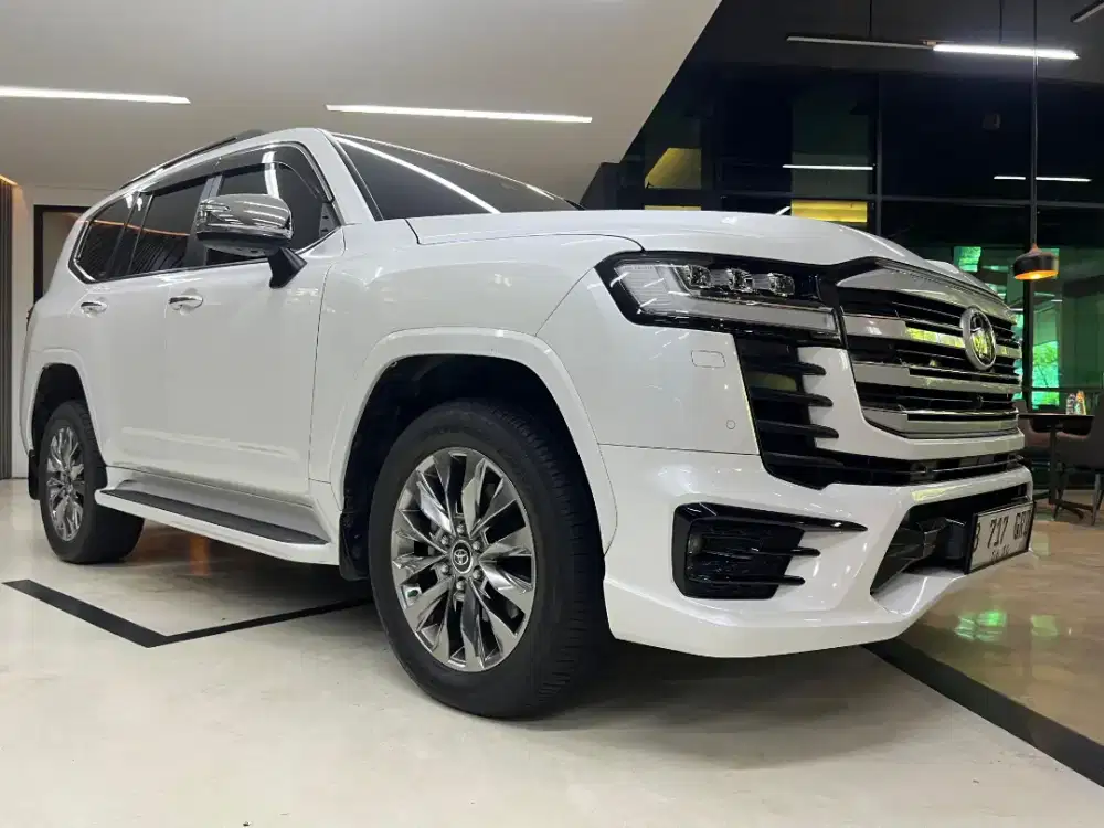 TOYOTA Land Cruiser 300 VXR 4x4 AT 2025/2024