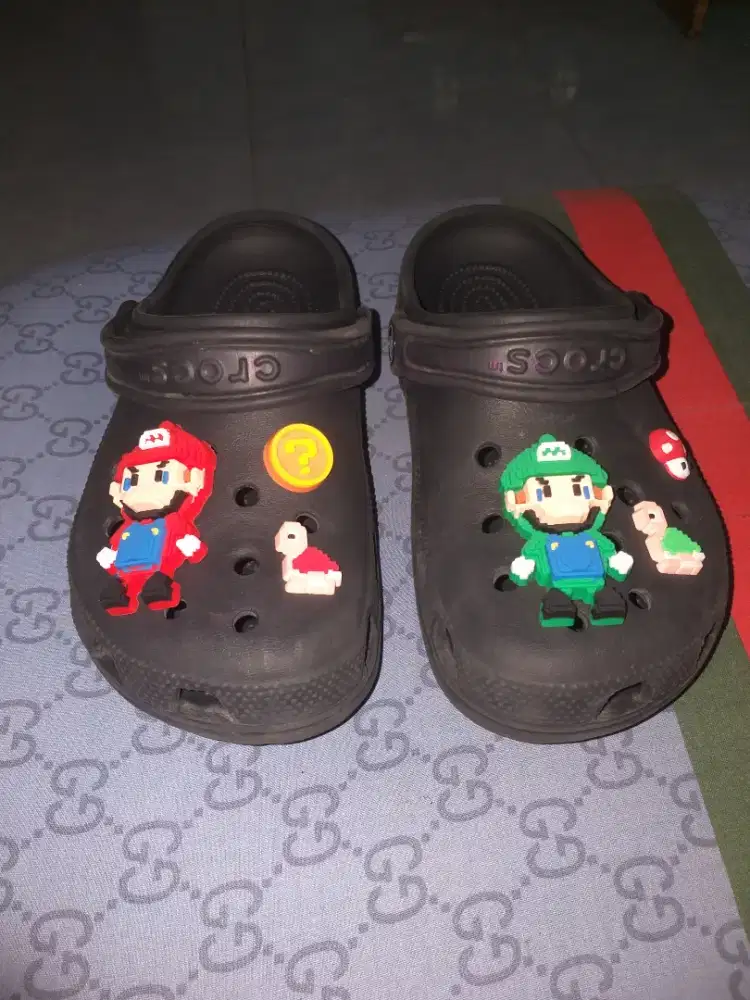 Crocs Hitam Anak