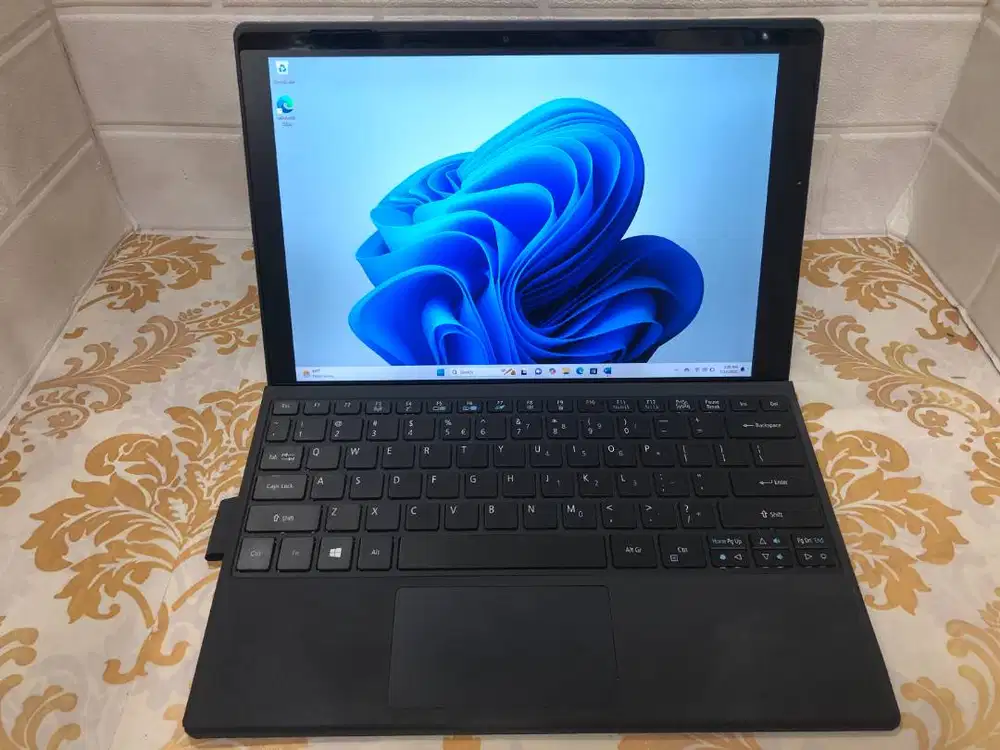 TABLET LAPTOP ACER SW512 CORE I5 GEN7 RAM 8GB SSD 256 SIAP PAKAI
