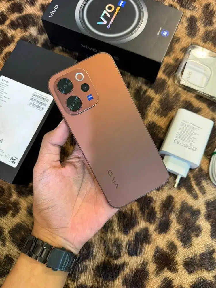 Vivo V70 12/256GB Resmi (Brown)