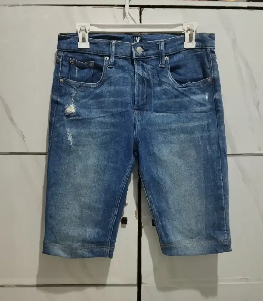 Celana Jeans pendek Gap Size 30/31