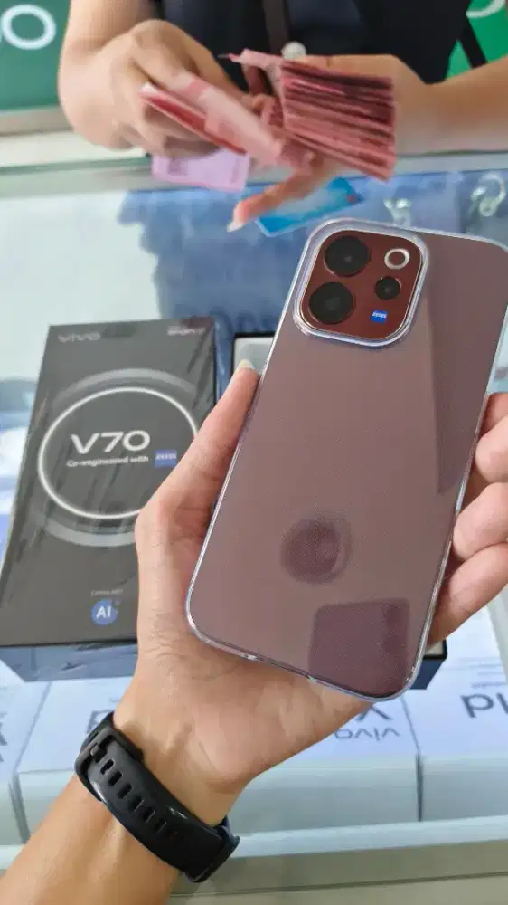 READY NEW VIVO V70 SERIES 5G