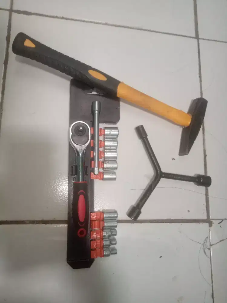 Perkakas Kunci Set + Palu