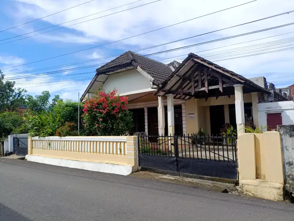 Dijual rumah di jalan Yayasan I harga
