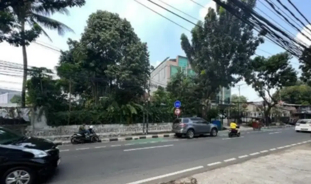 Dijual bawah NJOP: Rumah jalan raya Jl. Dr. Saharjo, Tebet