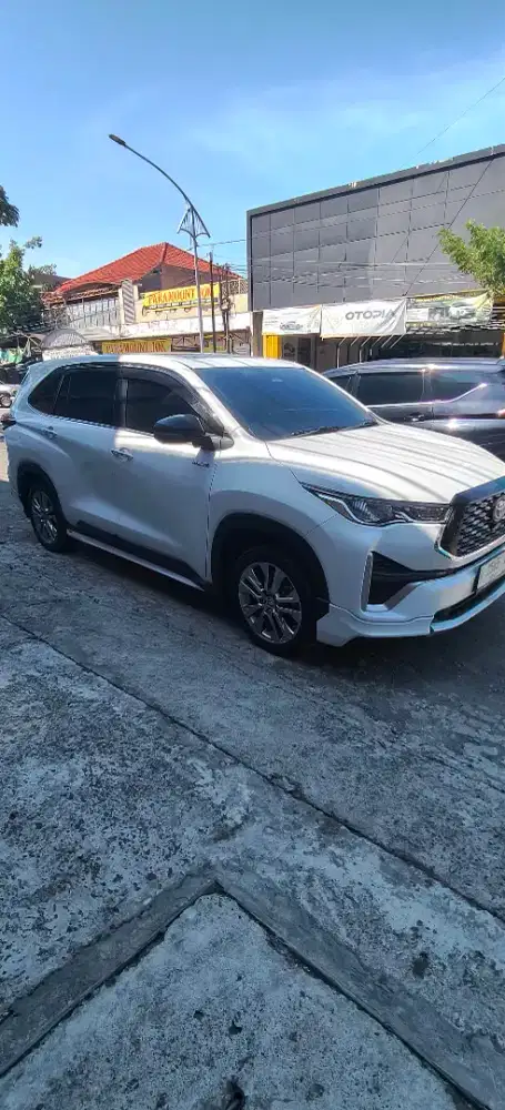 ZENIX Q HYBRID MODELLISTA MATIC 2024 ISTIMEWA