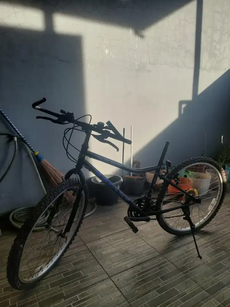 Sepeda merek Haro