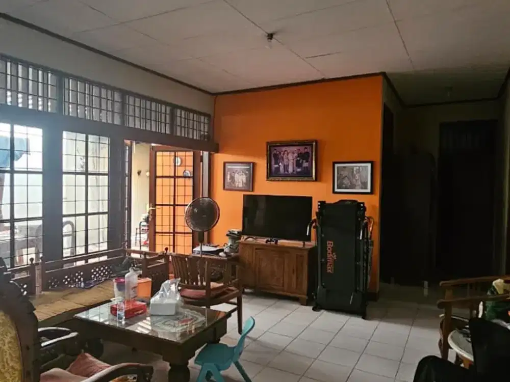ANA RUMAH UK 14X14.7M DI KOMPLEK KAVLING POLRI JELAMBAR